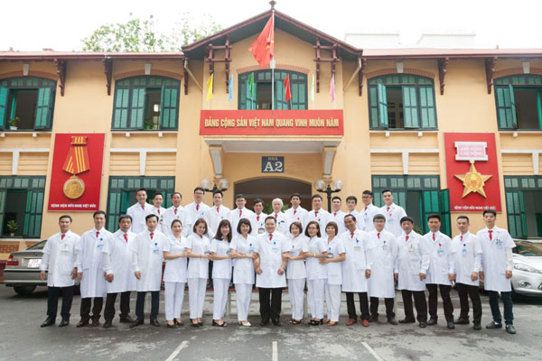 Đội ngũ y bác sĩ tay nghề cao của bệnh viện Việt Đức