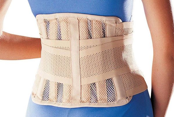 Đai nẹp lưng cho người thoát vị đĩa đệm