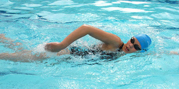 Bơi lội dành cho người mắc bệnh thoát vị đĩa đệm