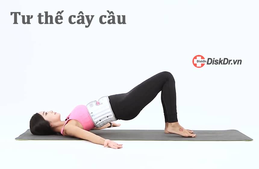 Tư thế cây cầu giúp điều trị đau lưng tại nhà hiệu quả