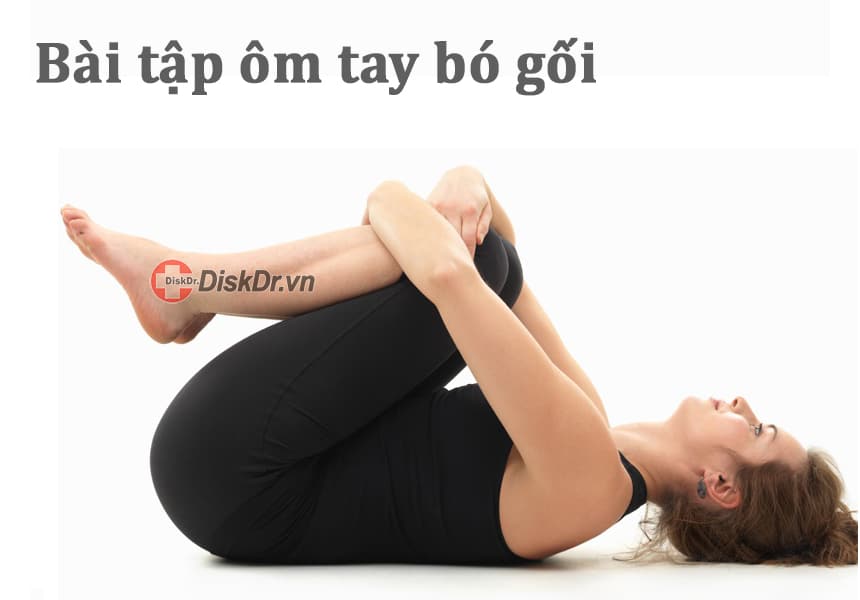 Trị đau lưng tại nhà bằng bài tập ôm tay bó gối