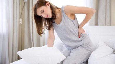 Các mẹ không nên chủ quan với chứng đau lưng sau khi sinh