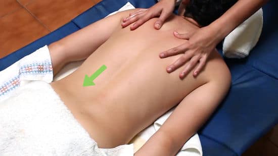 Massage giúp tặng cường sức mạnh cơ bắp và cột sống