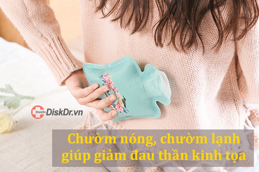 Chườm nóng và chườm lạnh cũng là phương pháp giúp giảm đau hiệu quả