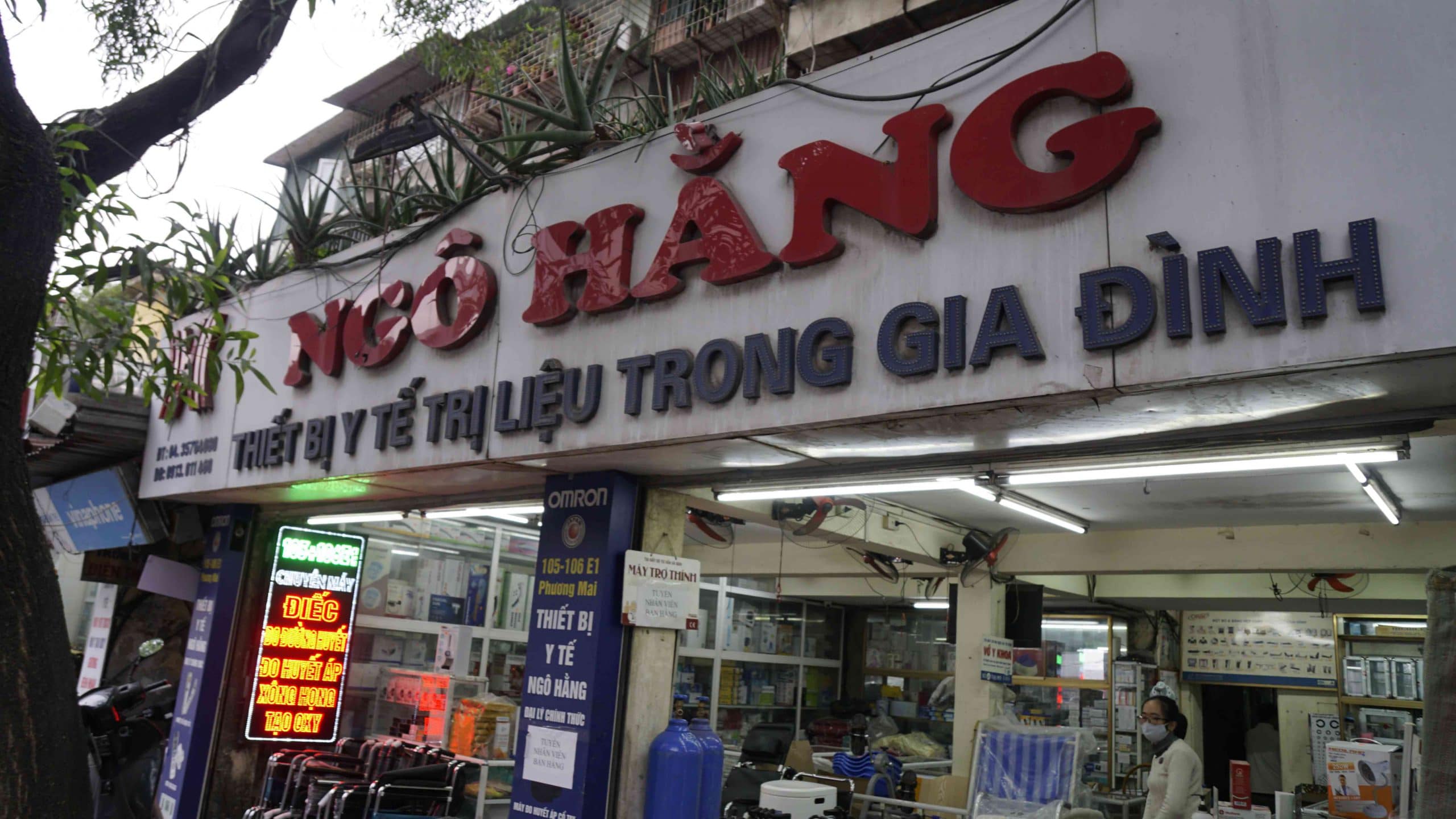 Thiết bị y tế trị liệu tại nhà Ngô Hằng