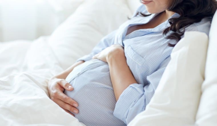 Nếu mẹ bầu gặp tình trạng đau mỏi cột sống thì hãy đợi lúc sau khi sinh em bé ra là có thể sử dụng đai lưng cột sống bình thường