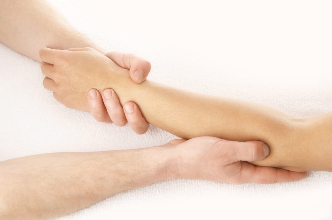 Các bài tập vật lý trị liệu giúp tăng cường và cải thiện sức mạnh khớp cổ tay