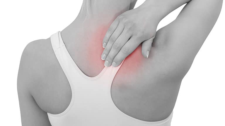 Đau lưng trên có thể do nhiều vấn đề khác nhau như chấn thương ở xương, đĩa đệm, cơ dây chằng ở lưng trên